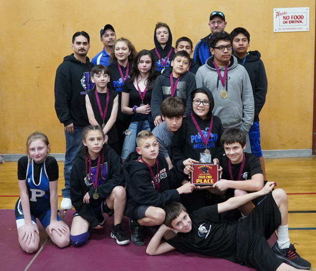 Group picture of the 2nd place team - Pomolita Middle School.